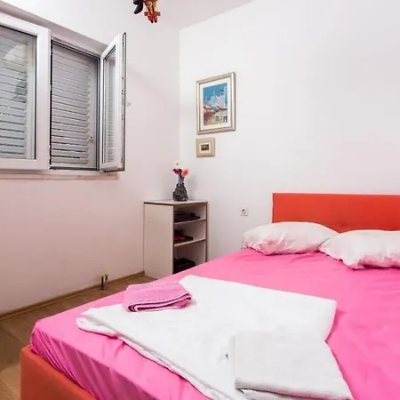 Eleonora - Three Bedroom With Terrace *