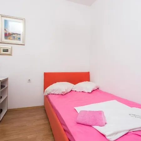 Eleonora - Three Bedroom With Terrace *